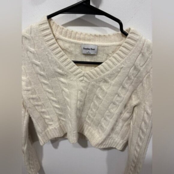 LIKE NEW-Aritzia Sunday Best Moss Sweater- small - Picture 3 of 7
